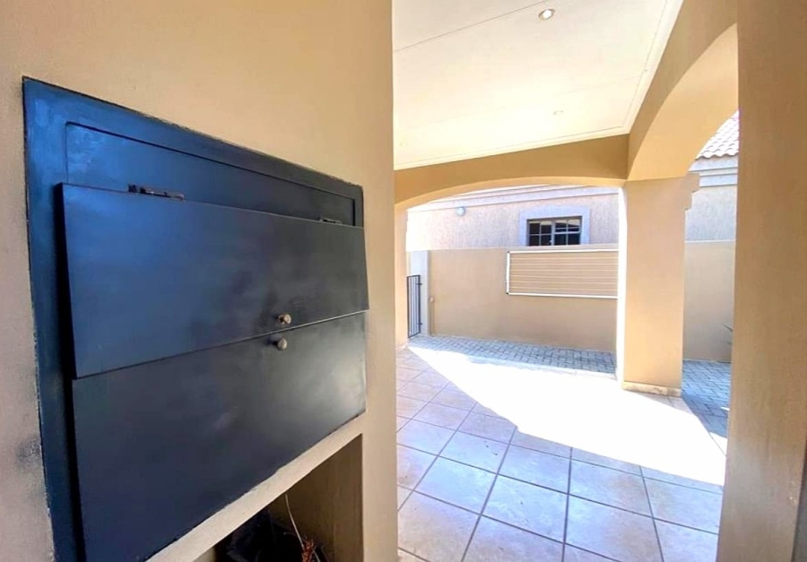 3 Bedroom Property for Sale in Kannoniers Park North West
